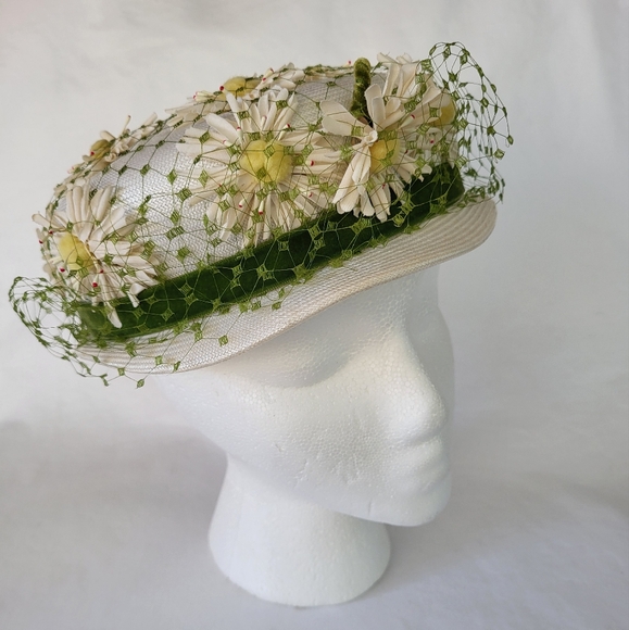 Vintage Christine Original Daisy Flower Woven Hat with Brim Veil MCM - Picture 2 of 8